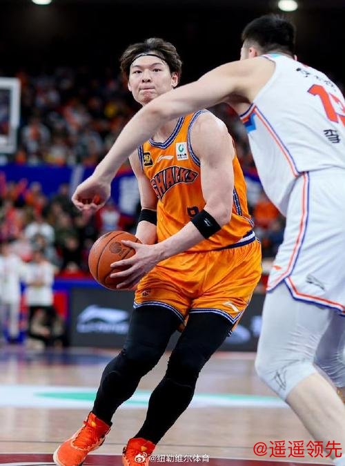 CBA-王哲林两双 上海久事主场战胜新疆伊力特