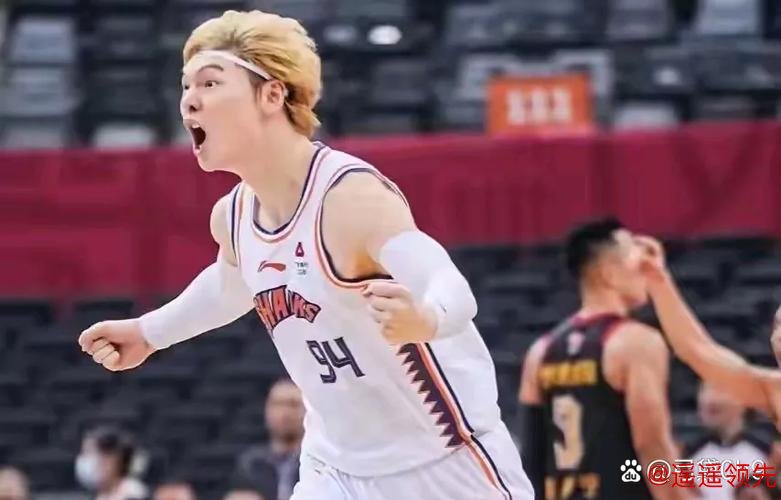 CBA-王哲林两双 上海久事主场战胜新疆伊力特