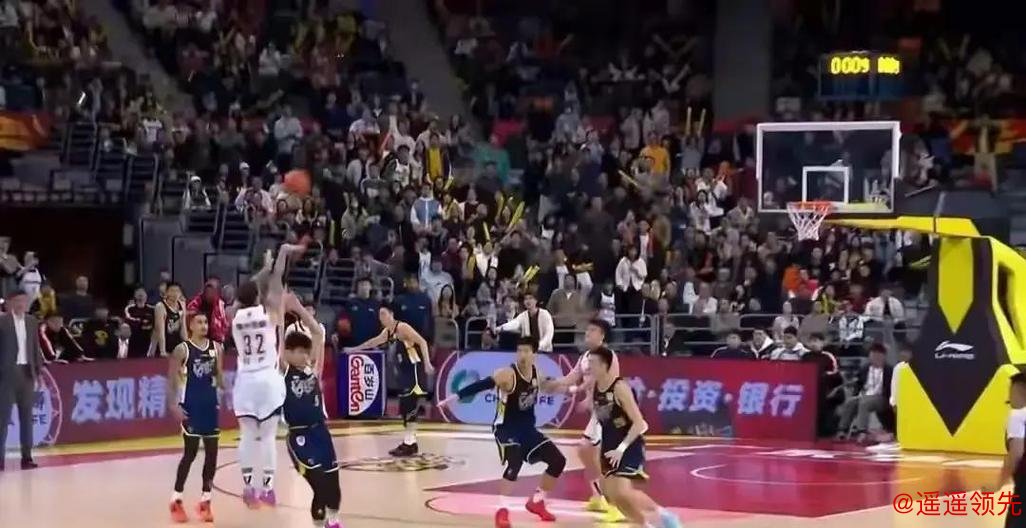 CBA-约克超远压哨三分绝杀 广东加时惜败浙江